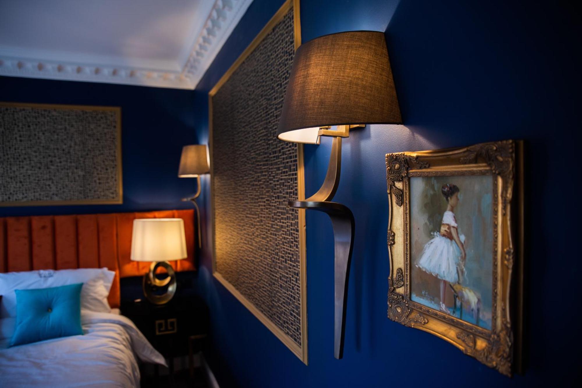Domo Boutique Hotel Олдбери Экстерьер фото